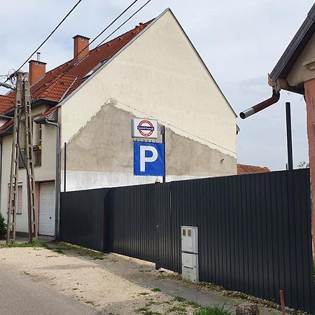 Central Motel Kecskemét Buitenkant foto
