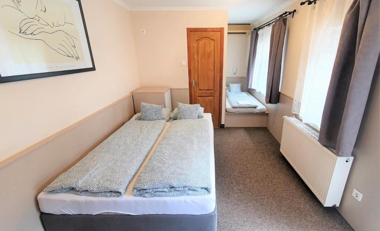 Central Motel Kecskemét Buitenkant foto