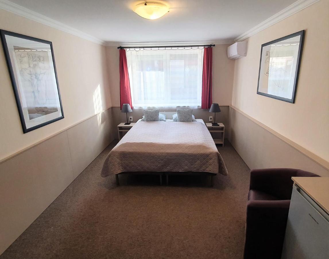 Central Motel Kecskemét Buitenkant foto