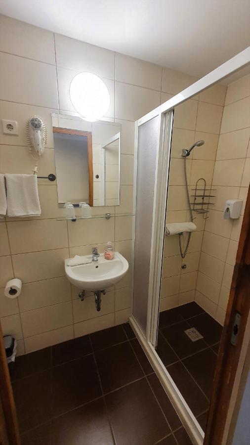 Central Motel Kecskemét Buitenkant foto